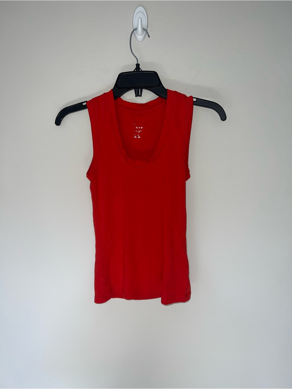 Red scoop neck tank top a new day XS